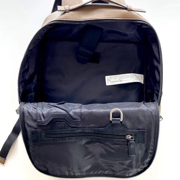 Zara’s Rectangular Backpack - Picture 3 of 5